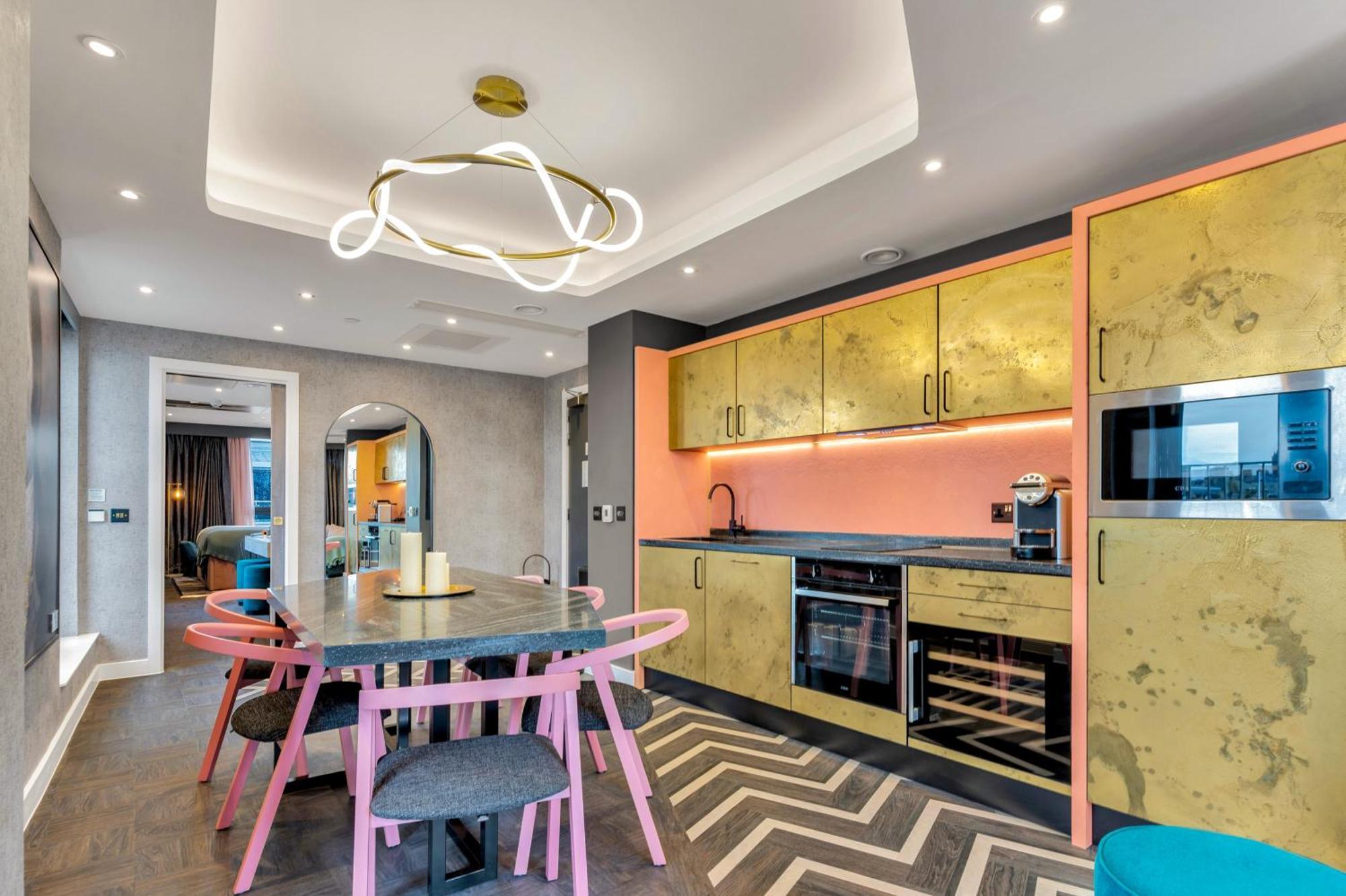 Roomzzz Edinburgh Ngoại thất bức ảnh